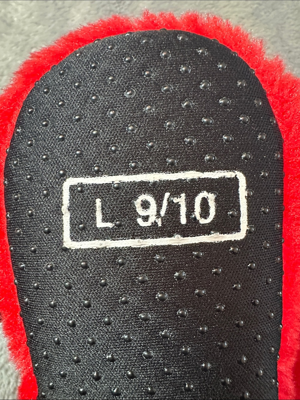 NWT Sesame Street Elmo Red Plush Kids Slipper Socks with Yellow Nose Sz 9/10 - Picture 6 of 6